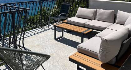 Summer House Juraj - 50 meters from the sea, near Trogir, Okrug Gornji, Ciovo