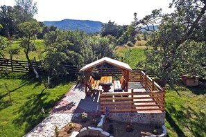 Petit déjeuner continental (7 EUR par personne)