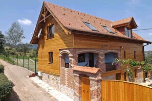 Façade de l’hébergement - soirée/nuit