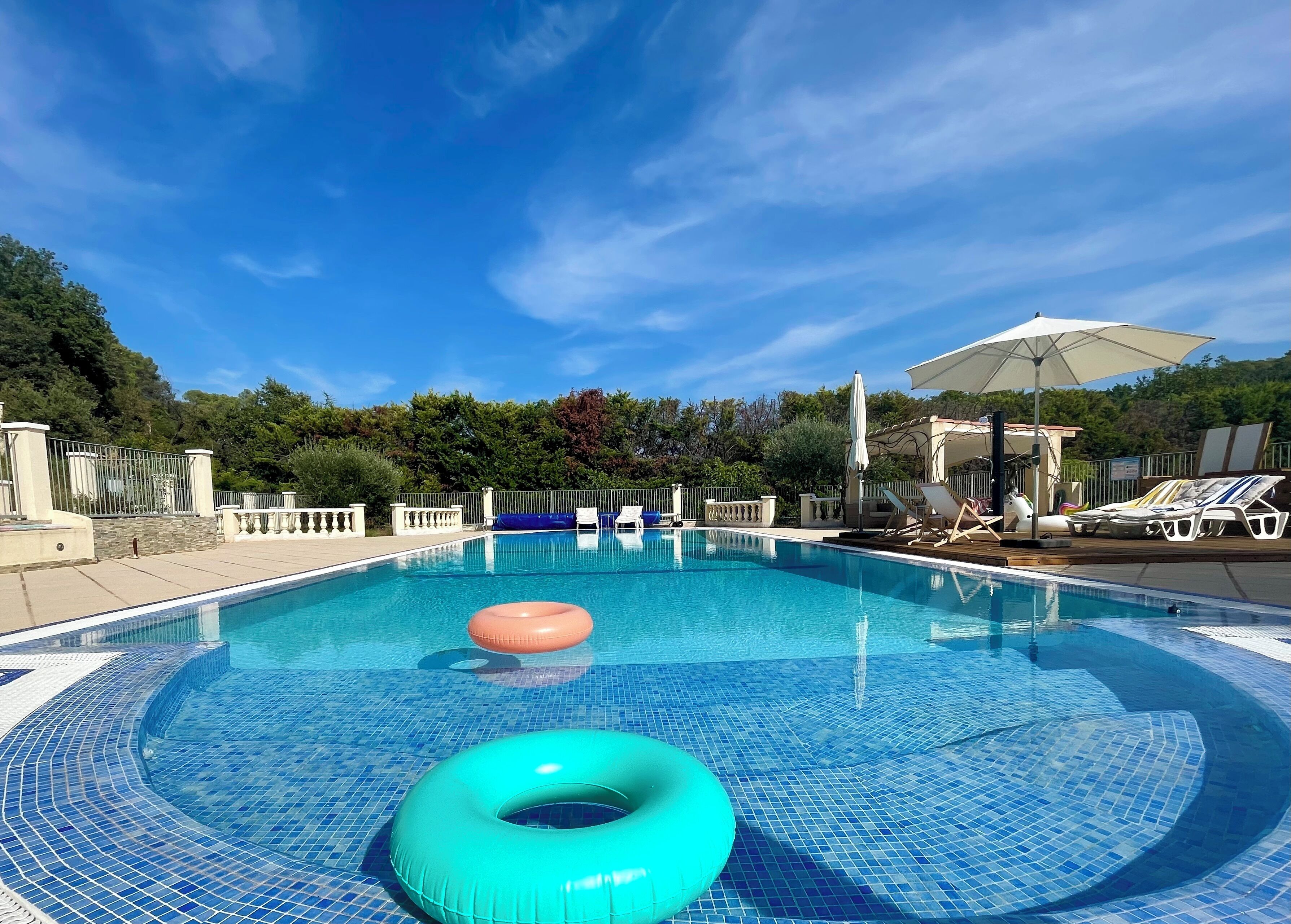 Piscine extérieure, piscine chauffée