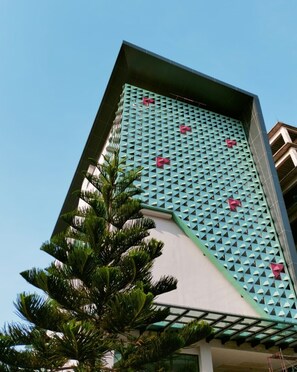Front of property - MaxOneHotels Kota Harapan Indah Bekasi (Tarumajaya)