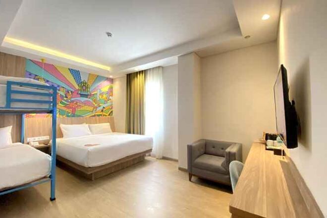 办公桌、免费 WiFi