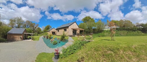 Chalet Avec Bain à Remous Privatif Près du Canal