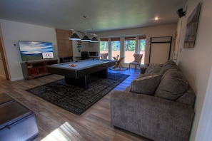 TV - Sadie's Hustle | Walk to Beach-Pool Table | NVH0823 (Zephyr Cove)