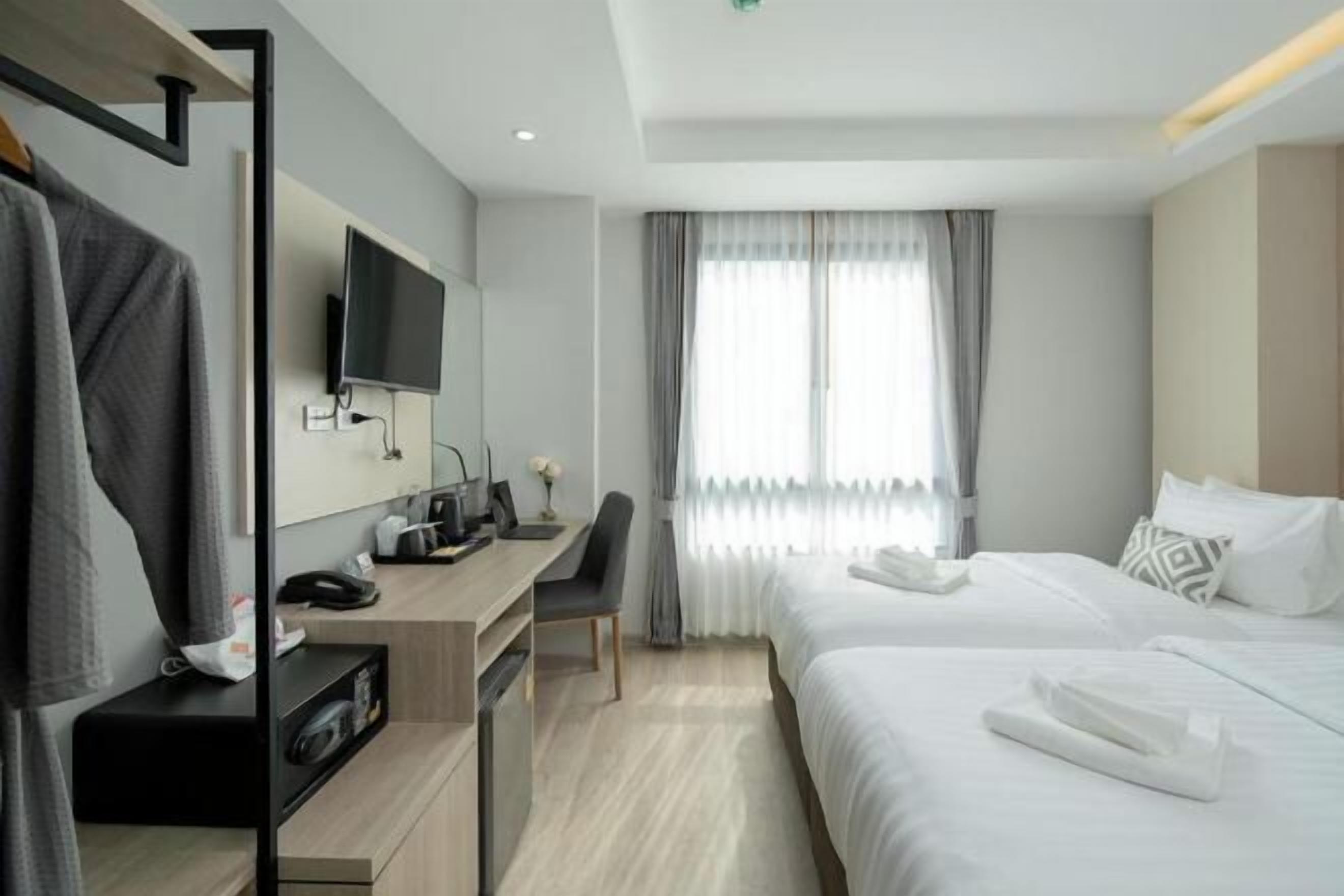 Escritorio, insonorización, wifi gratis y ropa de cama 