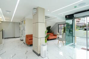 Kawasan tempat duduk lobi