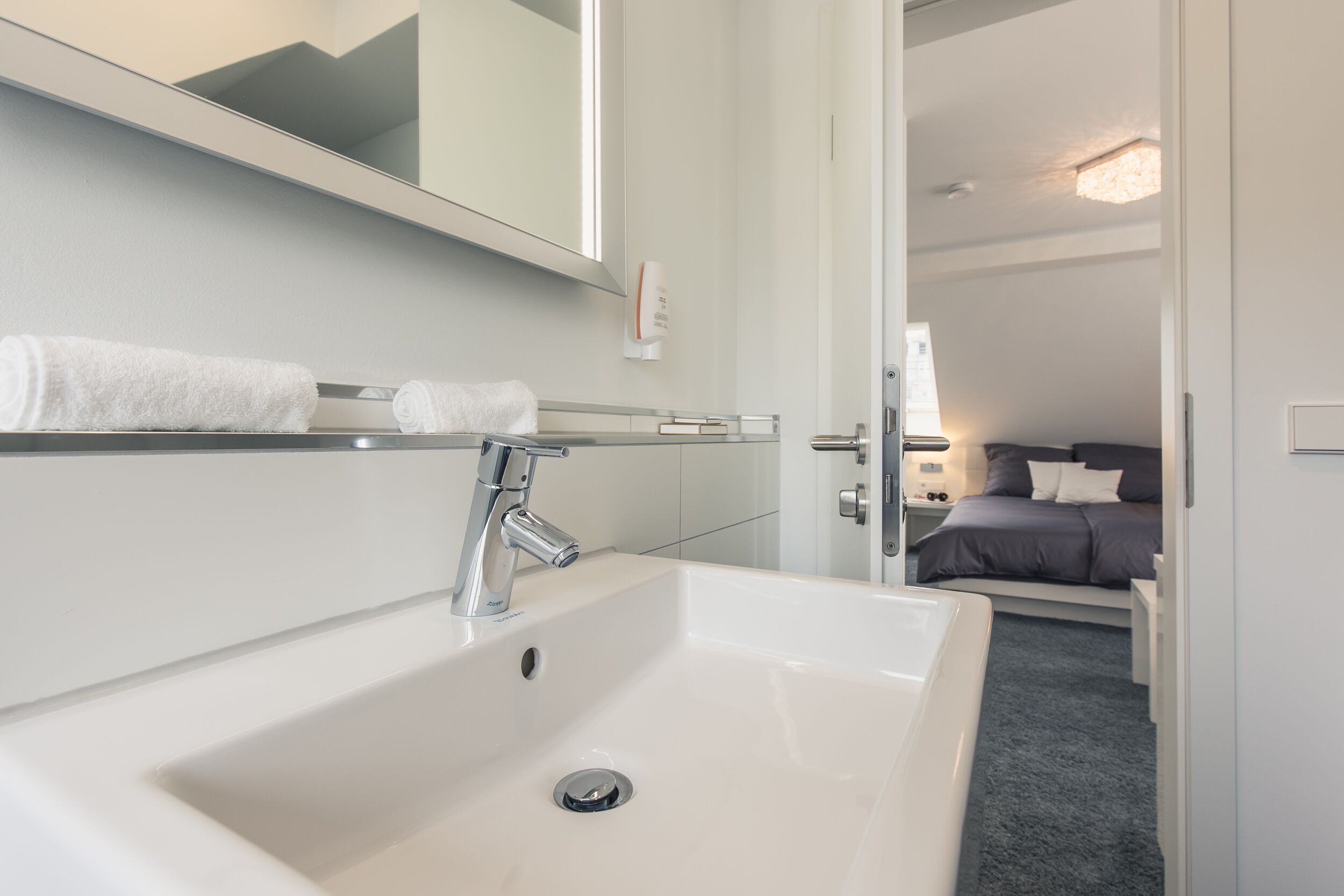 Comfort Double Room | Bathroom | Shower, hair dryer, towels