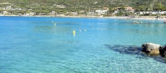 Mini-villa Bord de mer vue mer et Montagne Marine de Sant Ambroggio Lumio