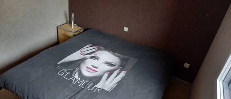 1 chambre, literie fournie