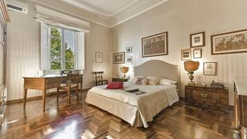 5 Schlafzimmer, BĂŒgeleisen/BĂŒgelbrett, Reisekinderbett, kostenloses WLAN