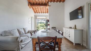 Nhà tiện nghi đơn giản | Phòng ăn