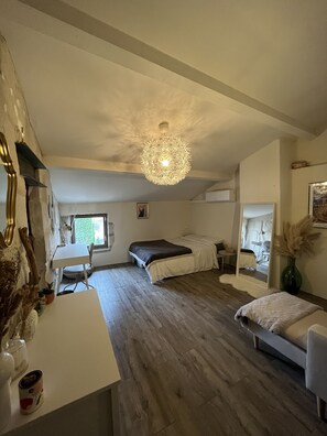 4 chambres, bureau, fer et planche à repasser, Wi-Fi