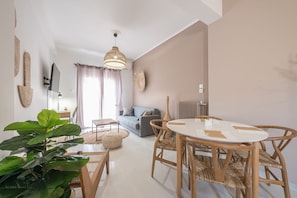 City Apartment | 1 bedroom, Egyptian cotton sheets, premium bedding, desk
