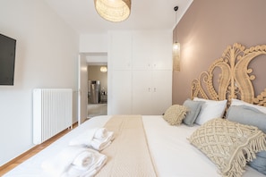City Apartment | 1 bedroom, Egyptian cotton sheets, premium bedding, desk
