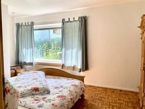 3 bedrooms, WiFi, bed sheets