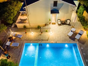 Piscine extérieure, piscine chauffée