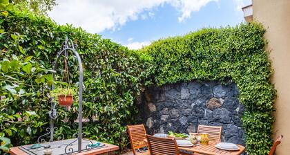 Siliqua House with Garden by Wonderful Italy