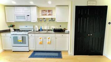 Microondas, horno y parrilla de estufa