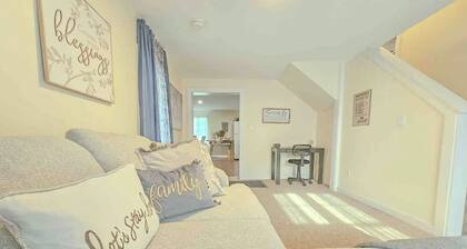 The Maple Retreat - St. Albans VT - Spacious 2-Bedroom Near Lake Champlain!