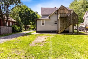 Exterior - Cozy & Quiet Studio Flat in Historic Mount Clemens (Mount Clemens)