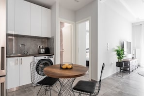 Deluxe Apartment | Private kitchen | Fridge, oven, espresso maker, coffee/tea maker