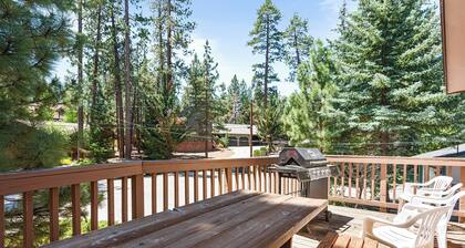 FIREWORKS walk to! Walk to LAKE & SLOPES, Gameroom, Close to EVERYTHING