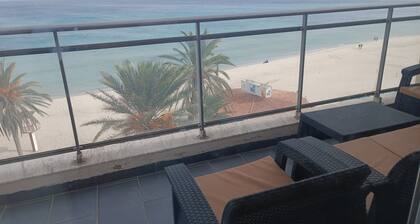 Appartement Pieds Dans et vue mer au Coeur de la Zone Touristique