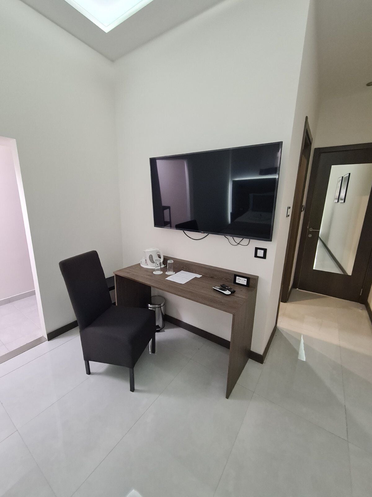 romantic room, 1 king bed | 1 bedroom, memory-foam beds, desk, laptop workspace