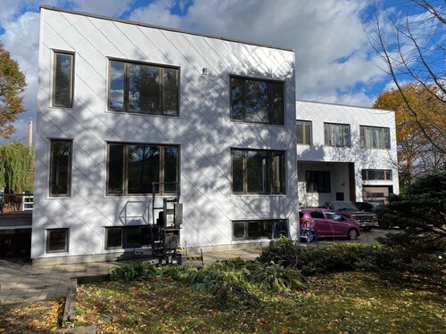 Spacious house across from the St-Dorothée REM station