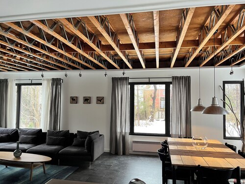 Spacious house across from the St-Dorothée REM station