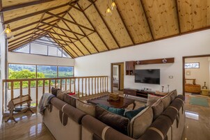 40-inch LED TV with satellite channels, TV