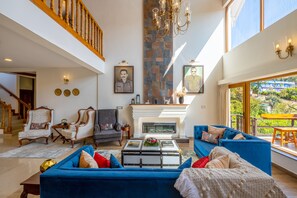 40-inch LED TV with satellite channels, TV - Amã Stays & Trails Werifesteria, Coonoor (Coonoor)