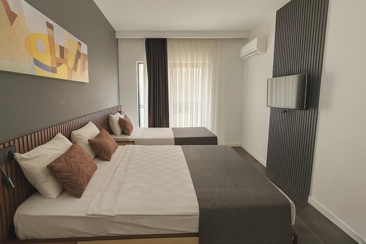 1 habitación y espacio para trabajar con laptop
