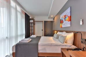 Standard Room | Minibar, iron/ironing board, free cribs/infant beds, free WiFi - Wolf Of The City Hotel & Spa (Antalya)