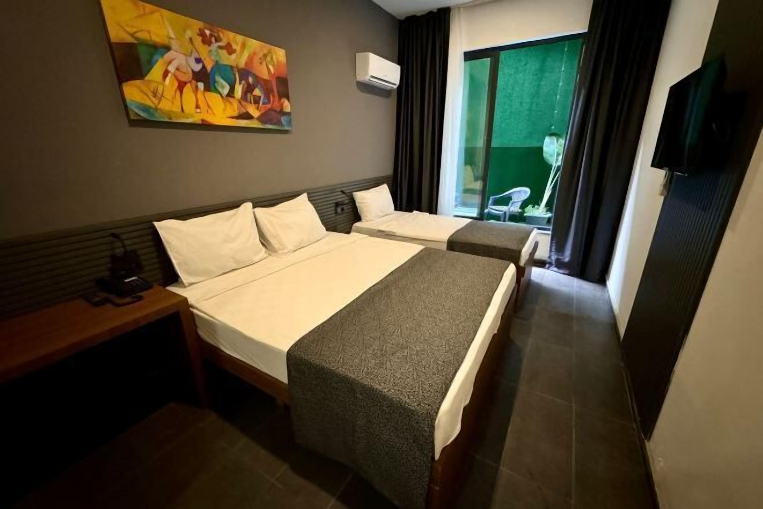 Minibar, laptop workspace, soundproofing, free WiFi