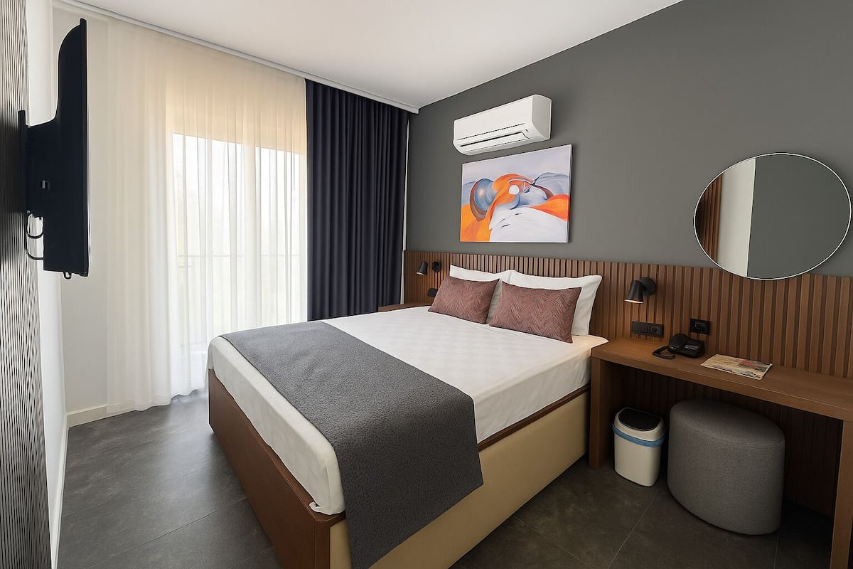 1 habitación y espacio para trabajar con laptop