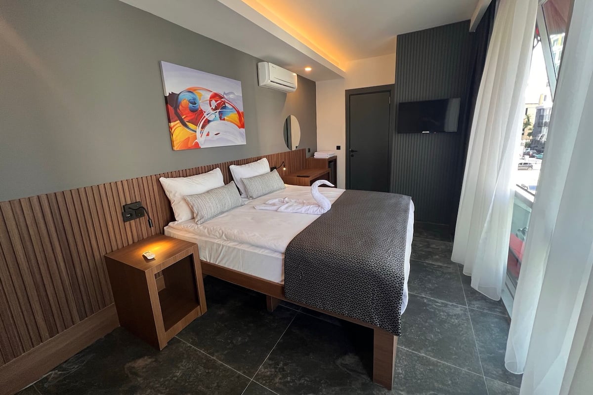 Standard Room, Terrace | Minibar, iron/ironing board, free cribs/infant beds, free WiFi