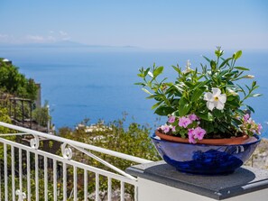 Exterior detail - Blue Waves (Positano)