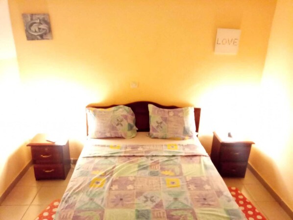1 bedroom, WiFi, bed sheets - private furnished seasonal apartment OKALA AKANDA (Libreville)