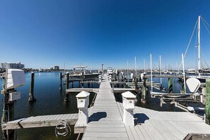 Marina - 🏖️Soundfront-Walk to Beach-Comm. Pool-2BR South Harbour 12E (Pensacola Beach)