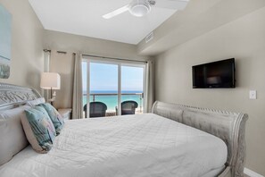 2 bedrooms, iron/ironing board, WiFi, bed sheets - ⛱️BEACH FRONT-Amazing Views-Comm. Pool+Hot Tub-Emerald Isle 704 (Pensacola Beach)