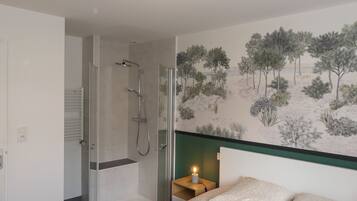 3 slaapkamers, een strijkplank/strijkijzer, reisbedje, gratis wifi