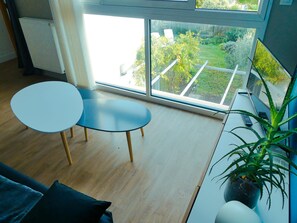 Smart TV, books - House center and beaches (Plouhinec)