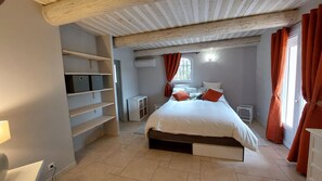 5 chambres, fer et planche à repasser, lit parapluie, Wi-Fi gratuit