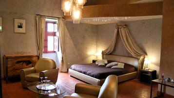 Elite Room, 1 Bedroom | Premium bedding, down comforters, minibar, individually decorated