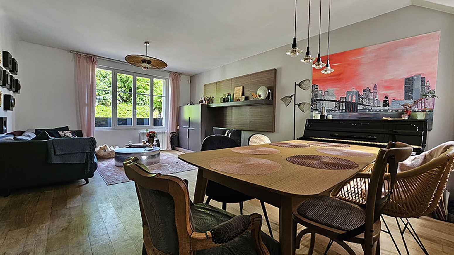 المنشأة من الداخل