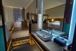 Family Room | Bathroom