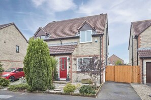 Exterior - Host & Stay | Garden Cottage (Durham)