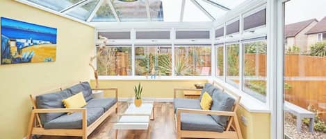 Televisión y oficina