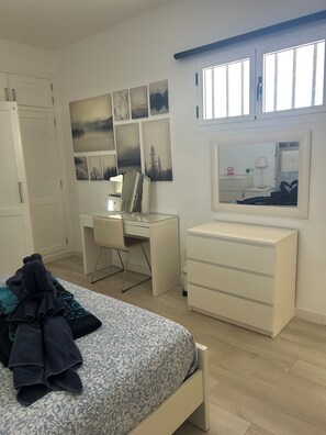 2 bedrooms, WiFi, bed sheets